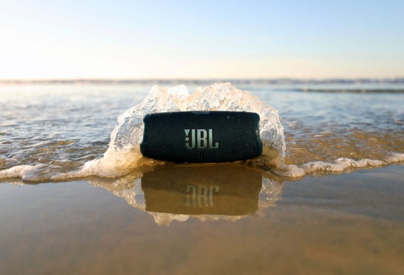 JBL - CHARGE5 Portable Waterproof Speaker with Powerbank - Image 14